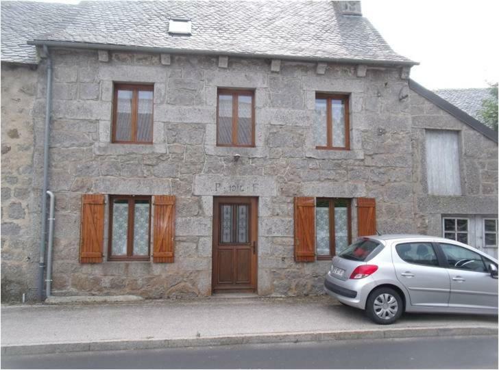 Aubrac, Maison De *